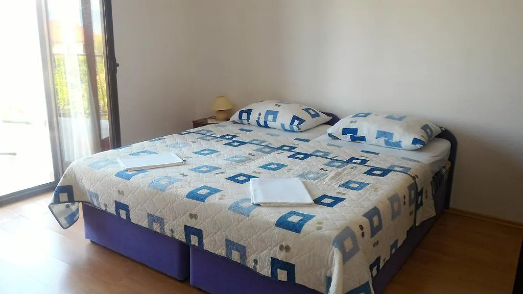 Apartments Beceic 니바이스